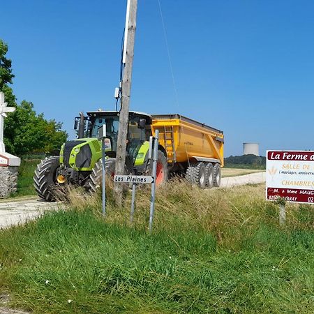 La Ferme De L'Isle Et Sa Roulotte Bed & Breakfast Avaray Eksteriør bilde