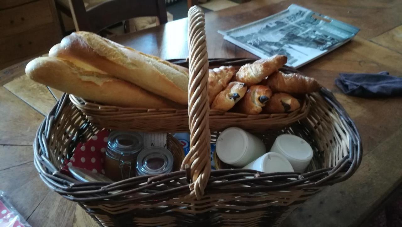 La Ferme De L'Isle Et Sa Roulotte Bed & Breakfast Avaray Eksteriør bilde