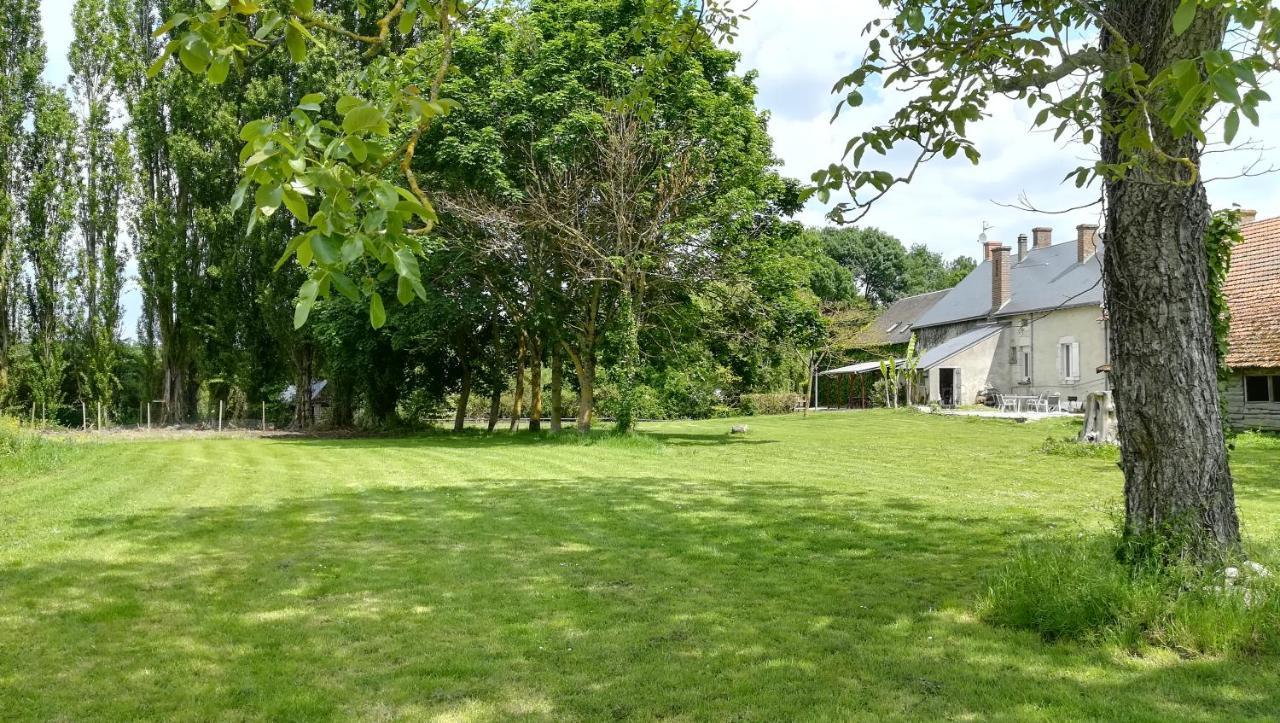 La Ferme De L'Isle Et Sa Roulotte Bed & Breakfast Avaray Eksteriør bilde