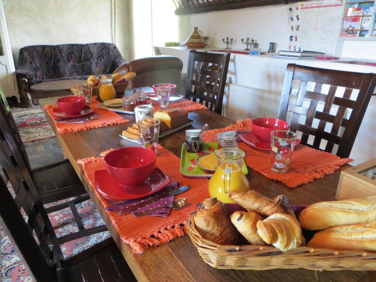 La Ferme De L'Isle Et Sa Roulotte Bed & Breakfast Avaray Eksteriør bilde