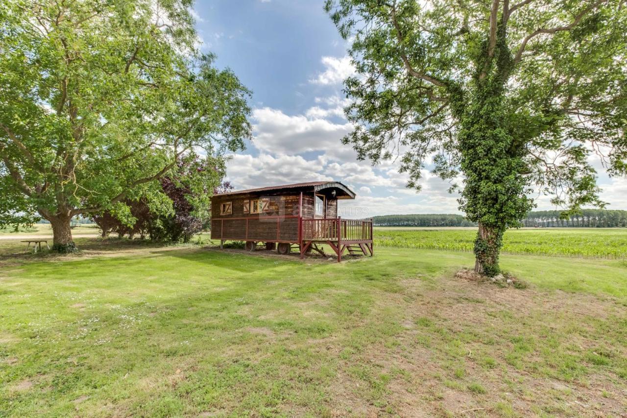 La Ferme De L'Isle Et Sa Roulotte Bed & Breakfast Avaray Eksteriør bilde