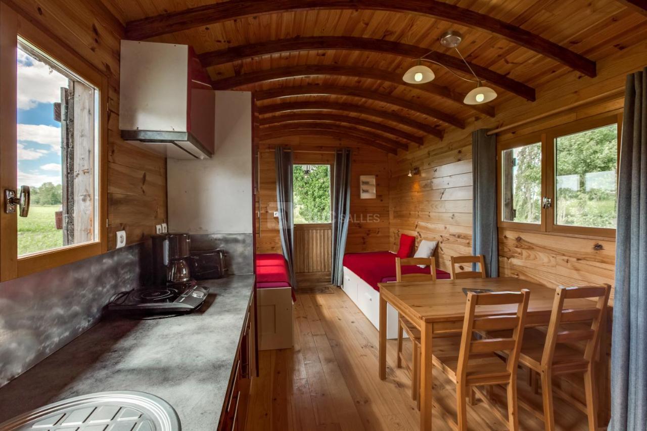 La Ferme De L'Isle Et Sa Roulotte Bed & Breakfast Avaray Eksteriør bilde