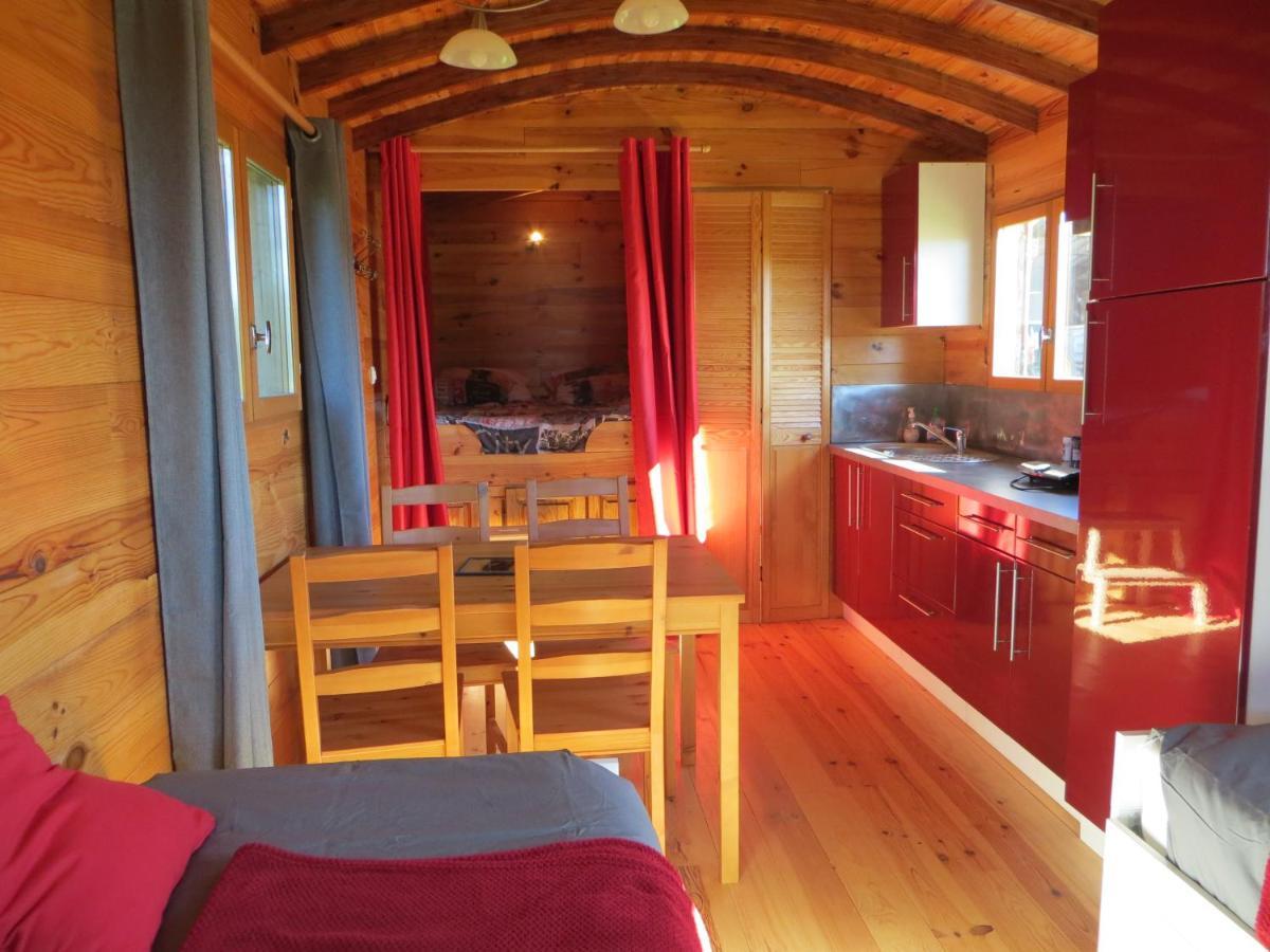 La Ferme De L'Isle Et Sa Roulotte Bed & Breakfast Avaray Eksteriør bilde