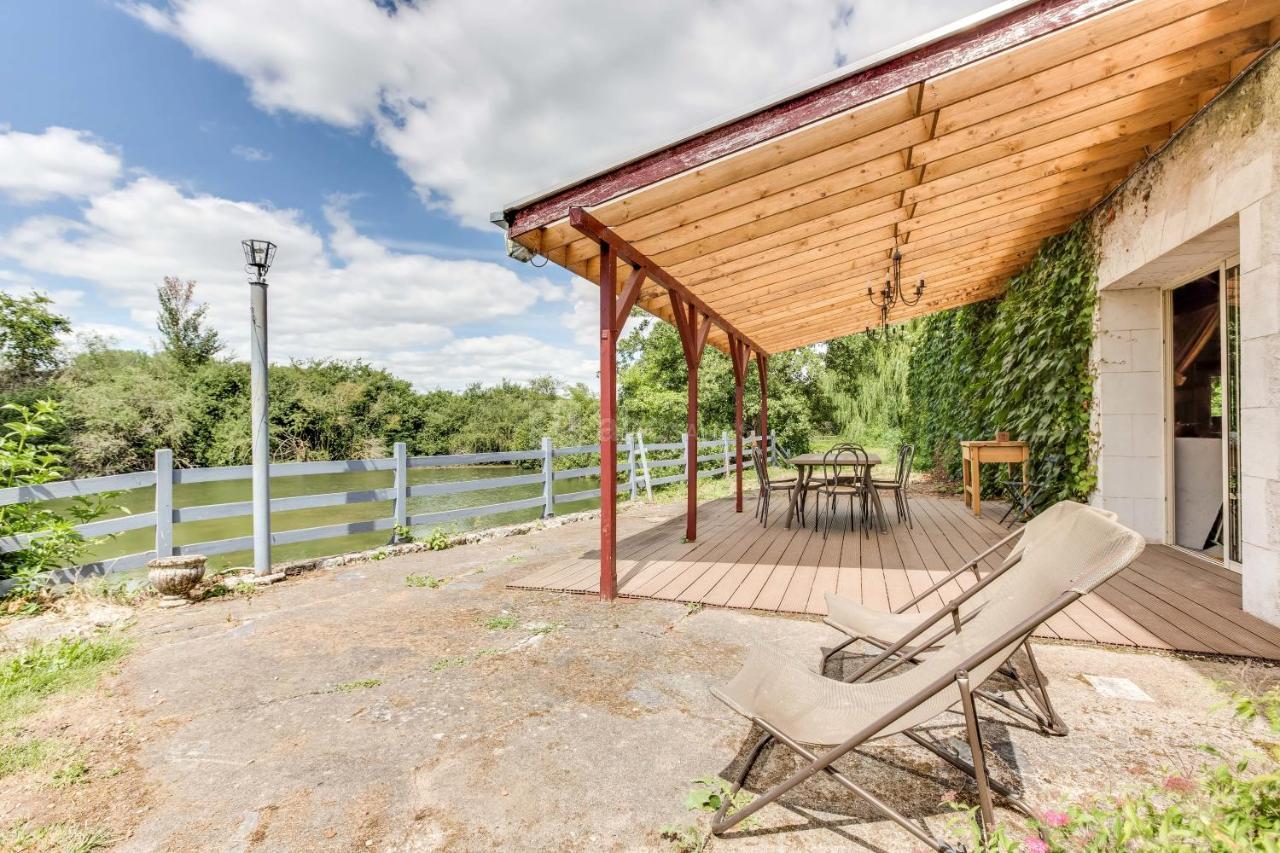 La Ferme De L'Isle Et Sa Roulotte Bed & Breakfast Avaray Eksteriør bilde
