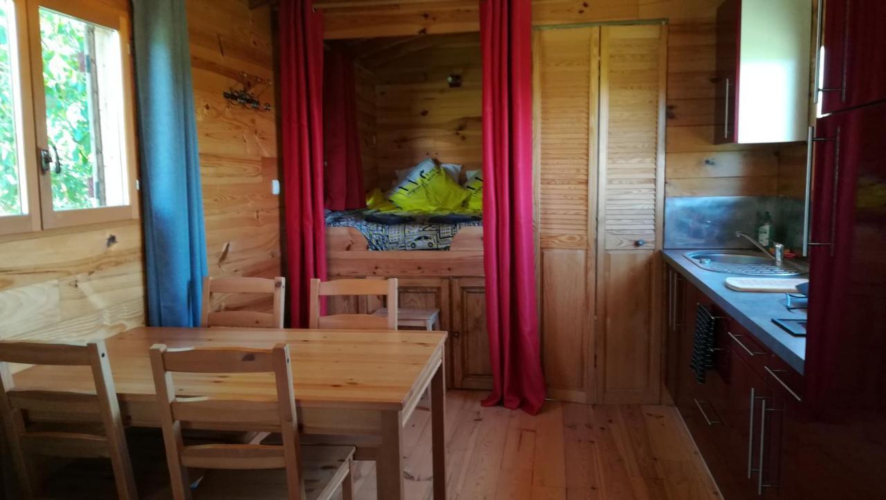La Ferme De L'Isle Et Sa Roulotte Bed & Breakfast Avaray Eksteriør bilde
