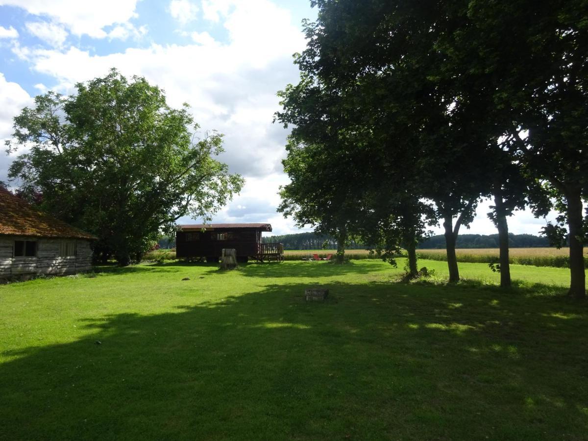 La Ferme De L'Isle Et Sa Roulotte Bed & Breakfast Avaray Eksteriør bilde