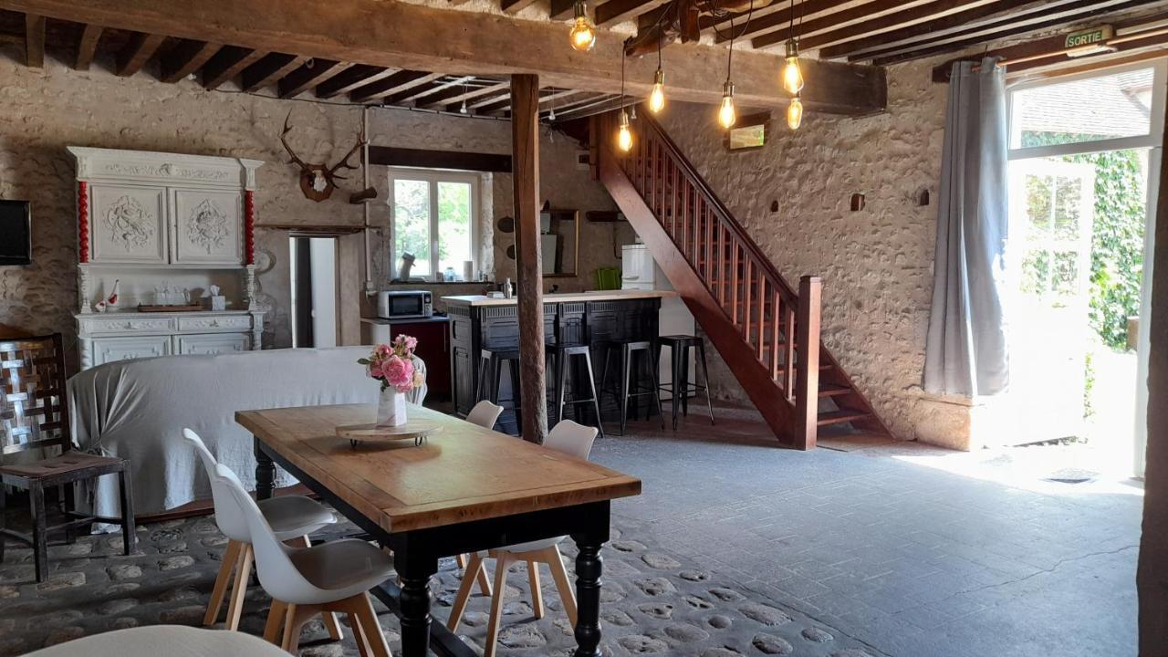 La Ferme De L'Isle Et Sa Roulotte Bed & Breakfast Avaray Eksteriør bilde