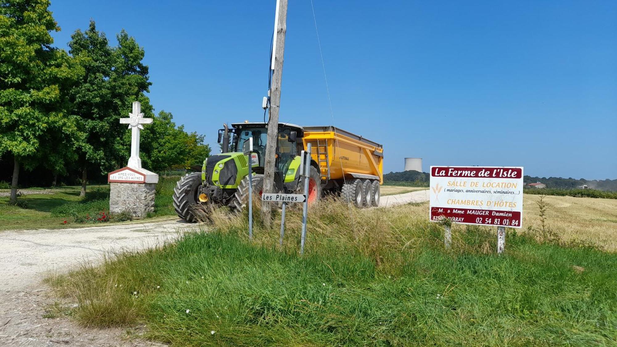 La Ferme De L'Isle Et Sa Roulotte Bed & Breakfast Avaray Eksteriør bilde