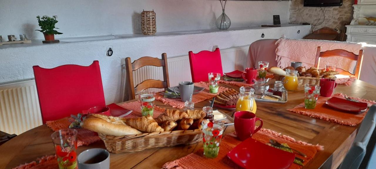La Ferme De L'Isle Et Sa Roulotte Bed & Breakfast Avaray Eksteriør bilde
